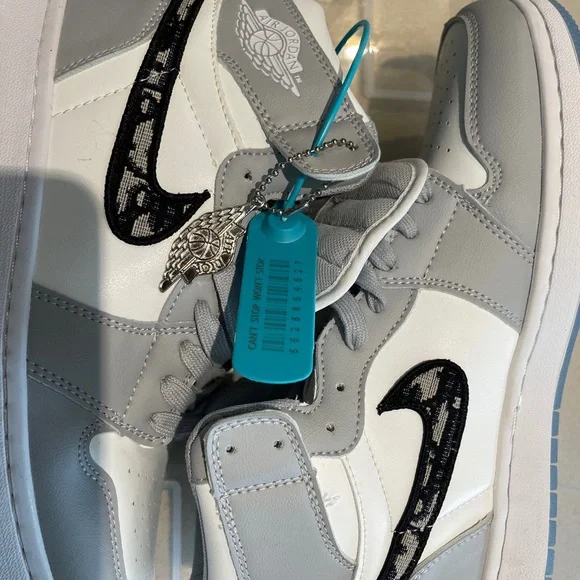 Jordan 1 Dior - Picture 6 of 7